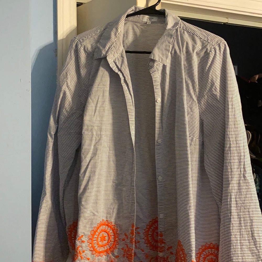 Crown and ivy long sleeve blouse